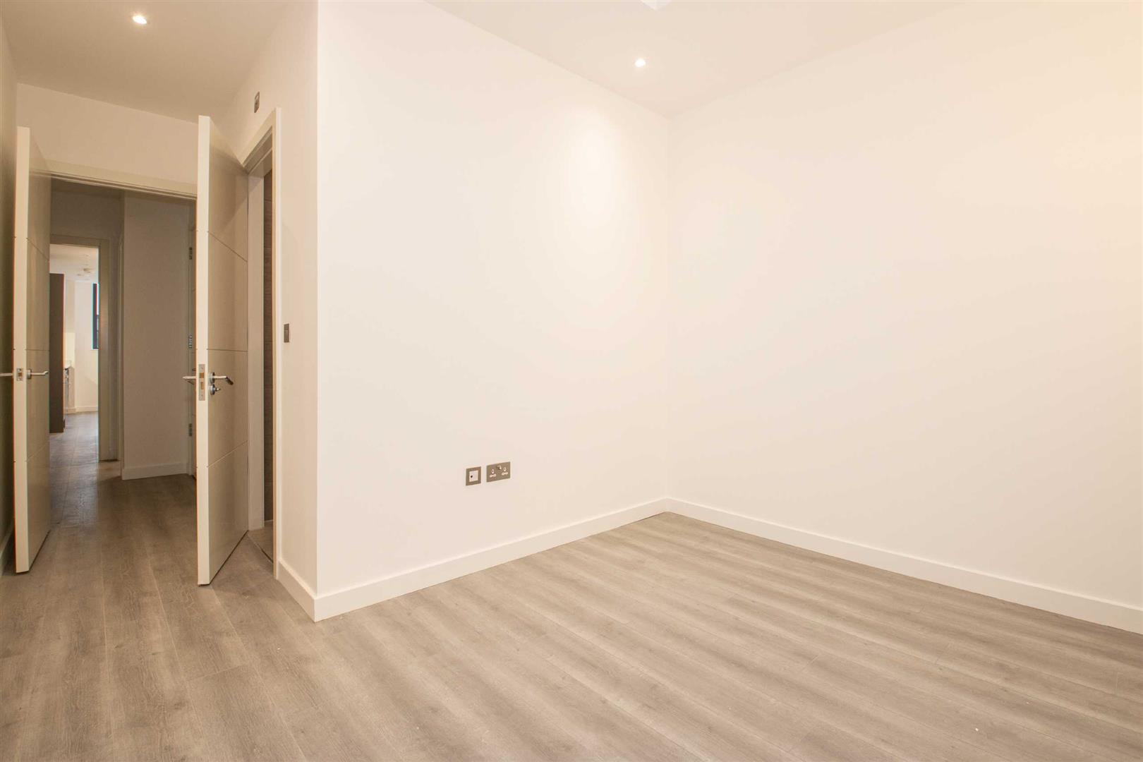 2 Foxhunter Drive, Linford Wood, Milton Keynes